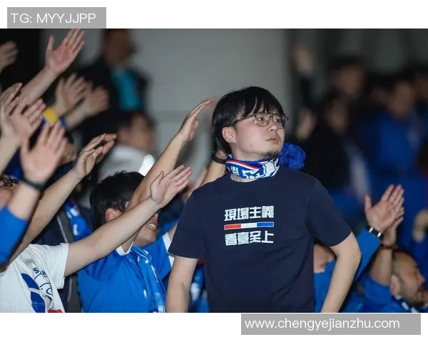 石宇奇路旁边小脏摊吃面 球迷：本来世界冠军的放松和打工人也没差异